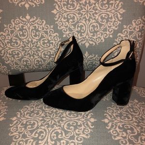 Marc Fisher velvet heels Mary Janes 8 1/2